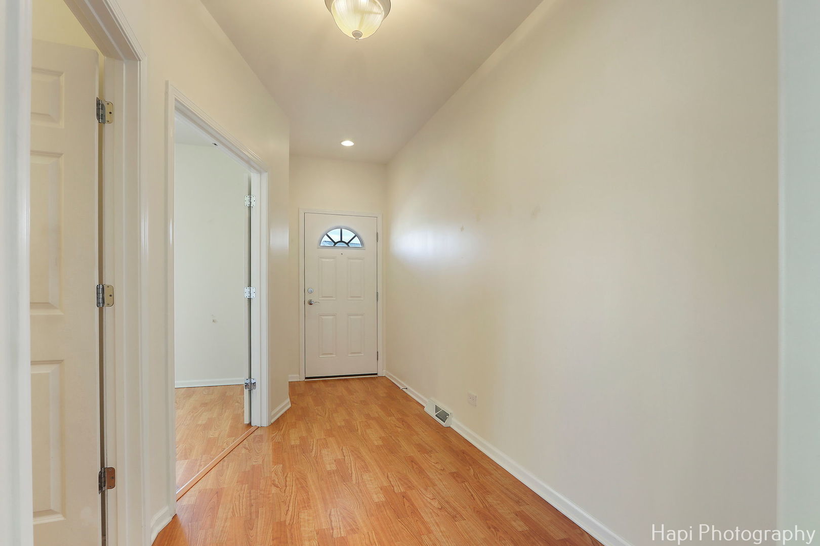 2848 Gateway Circle Grayslake, IL 60030 - Photo 8 of 25