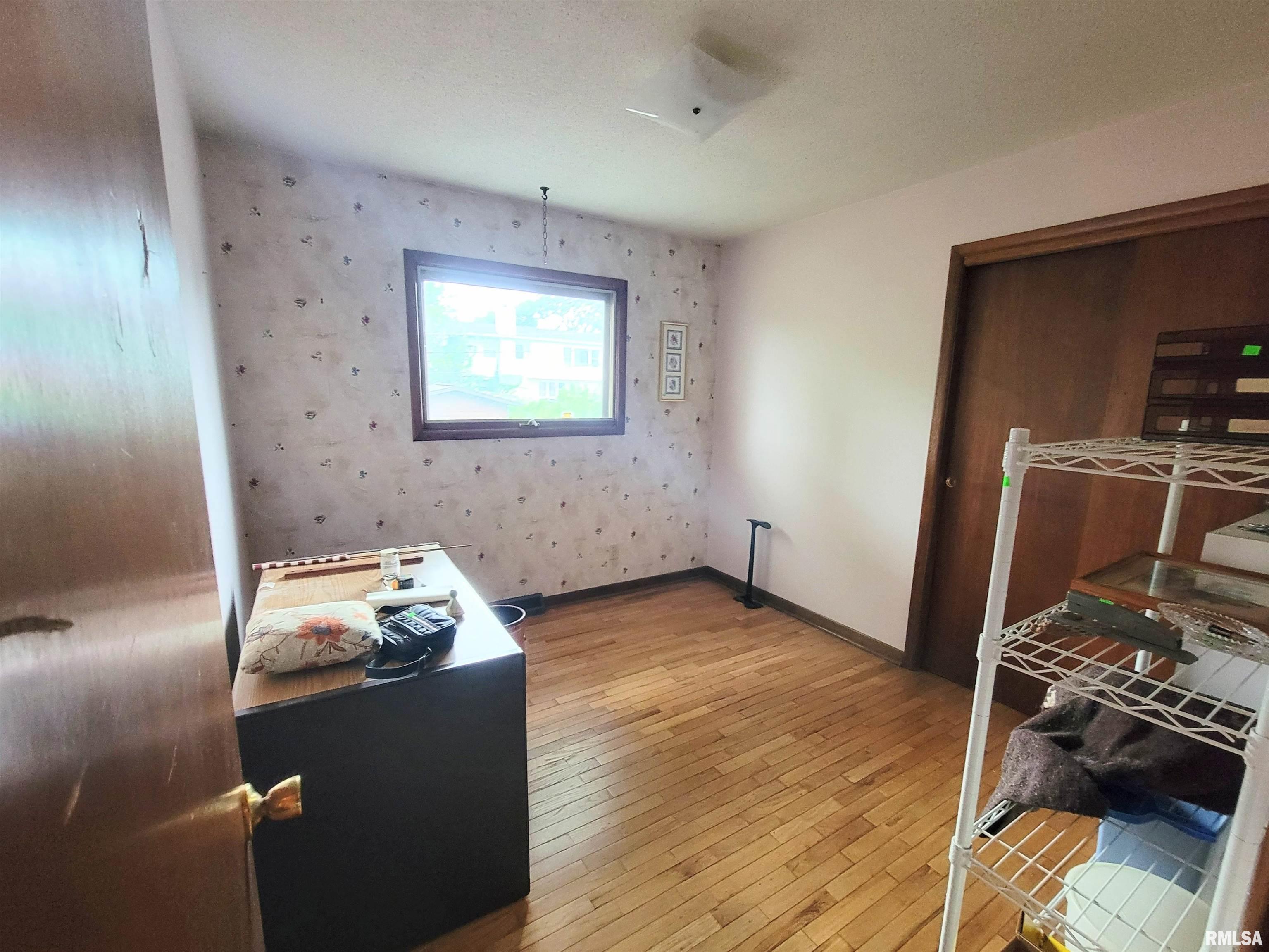 521 Westerfield Road Davenport, IA 52806 - Photo 8 of 23 Gallery Image 8