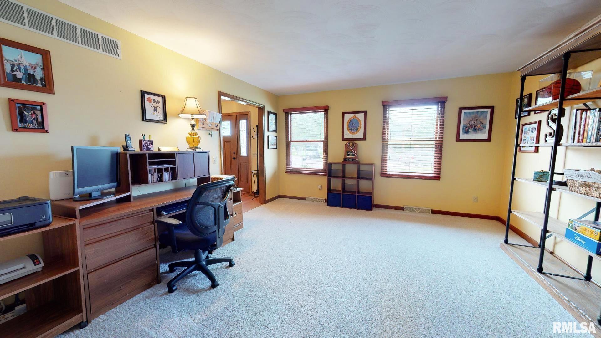 1828 Hunter Ridge Drive Springfield, IL 62704 - Photo 13 of 22 Gallery Image 13