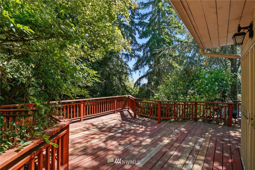 532 Southwest Sunset Boulevard Renton, WA 98057 - Photo 30 of 32