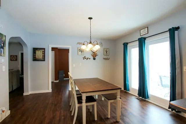 $175,000 | 302 2nd Street Southeast, Renville, MN 56284