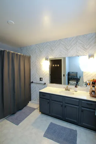 $175,000 | 302 2nd Street Southeast, Renville, MN 56284