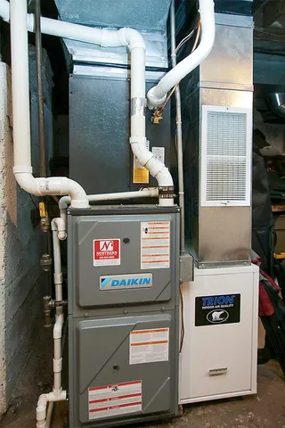 $175,000 | 302 2nd Street Southeast, Renville, MN 56284