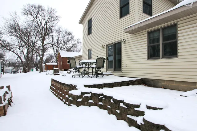 $175,000 | 302 2nd Street Southeast, Renville, MN 56284