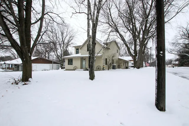 $175,000 | 302 2nd Street Southeast, Renville, MN 56284