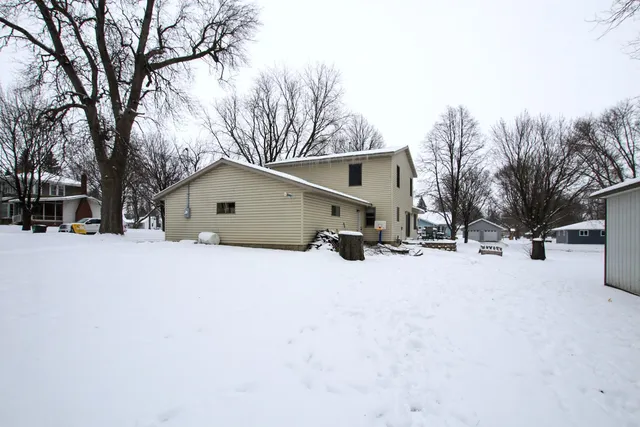 $175,000 | 302 2nd Street Southeast, Renville, MN 56284