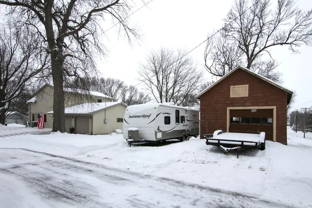 $175,000 | 302 2nd Street Southeast, Renville, MN 56284