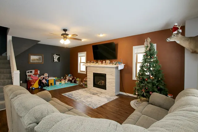 $175,000 | 302 2nd Street Southeast, Renville, MN 56284