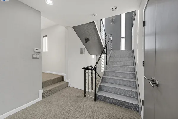 a view of livingroom with furniture