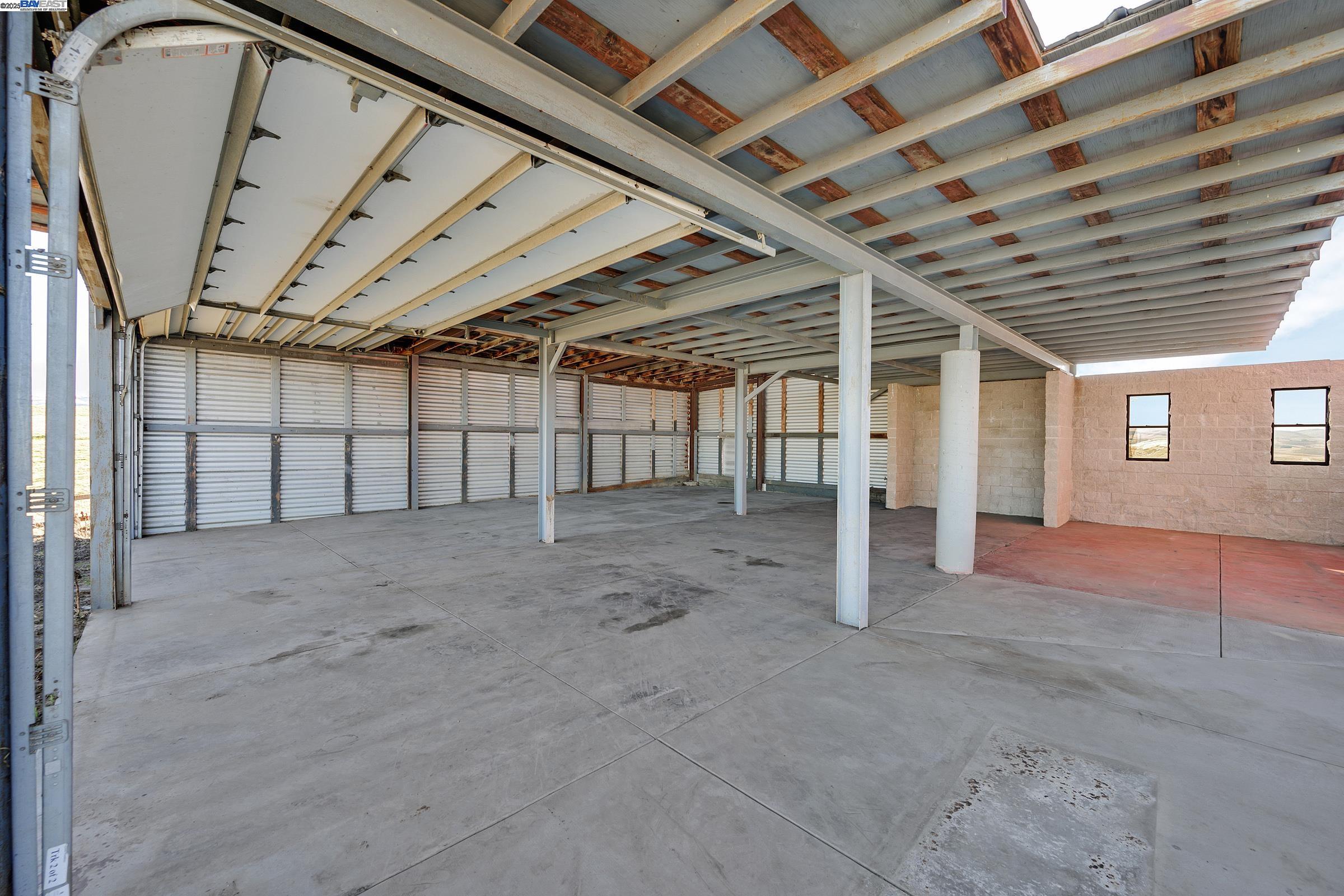 17011 North Midway Road Tracy, CA 95377 - Photo 46 of 52 a view of a garage
