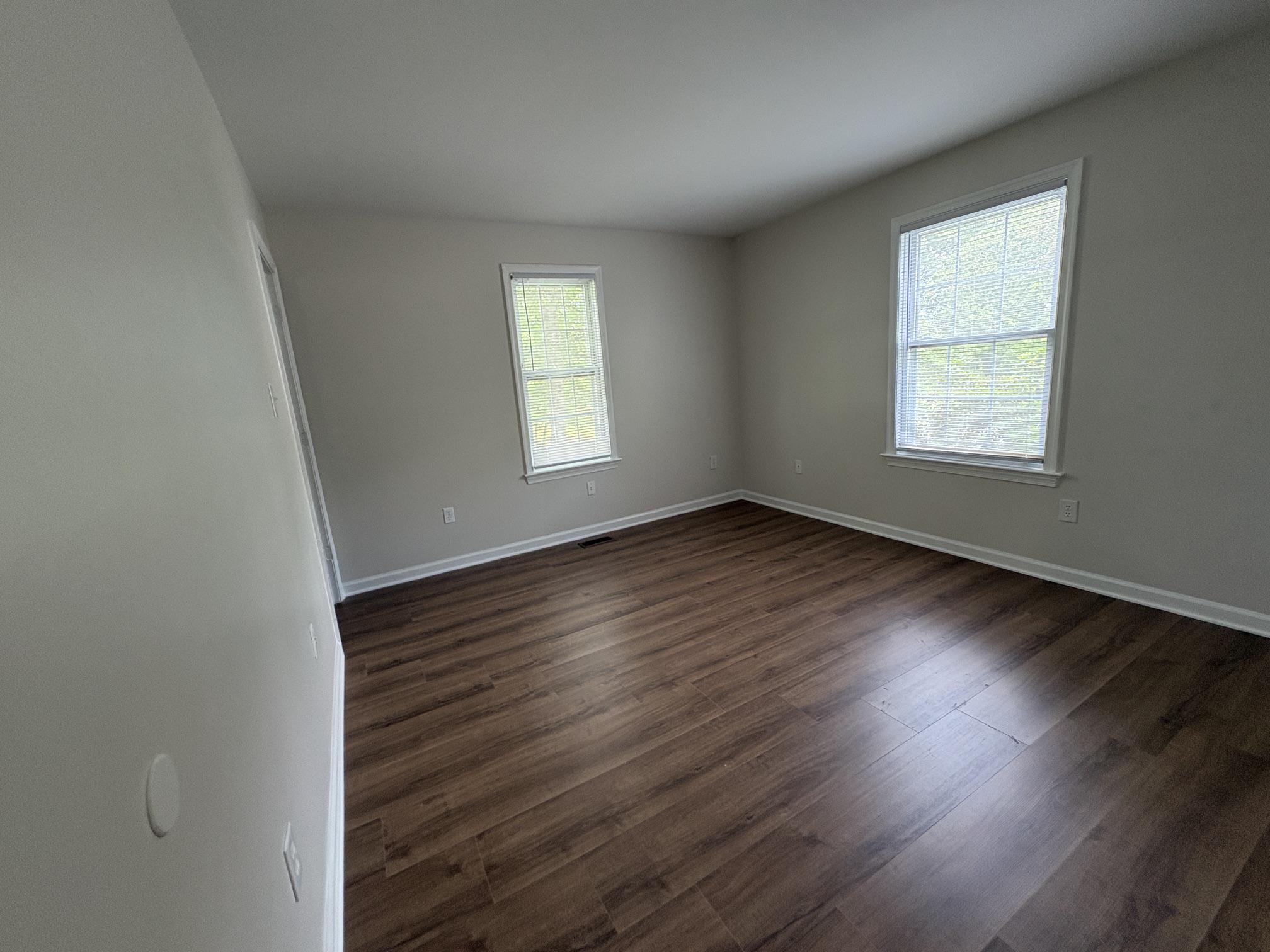 4305 Pleasant Valley Road Chantilly, VA 20151 - Photo 8 of 21 Main lvl Bedroom- alt view