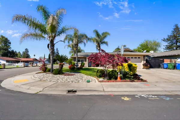$460,000 | 19181 Frank Court, Woodbridge, CA 95258