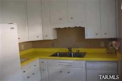 521 North Country Club Road, Unit B6 Tucson, AZ 85716 - Photo 5 of 23