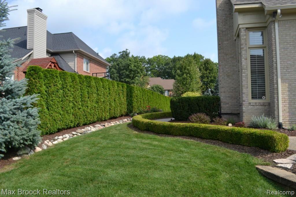 3077 Mapleridge Court Rochester Hills, MI 48309 - Photo 17 of 49