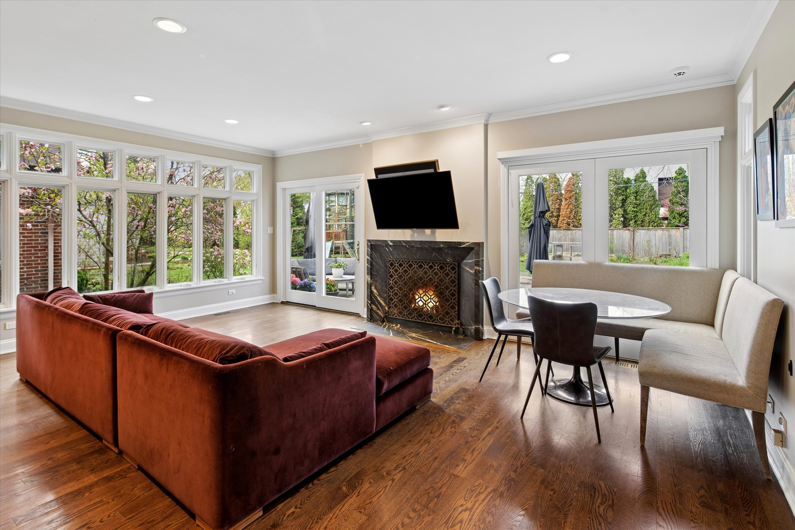 1018 Eastwood Road Glencoe, IL 60022 - Photo 11 of 59