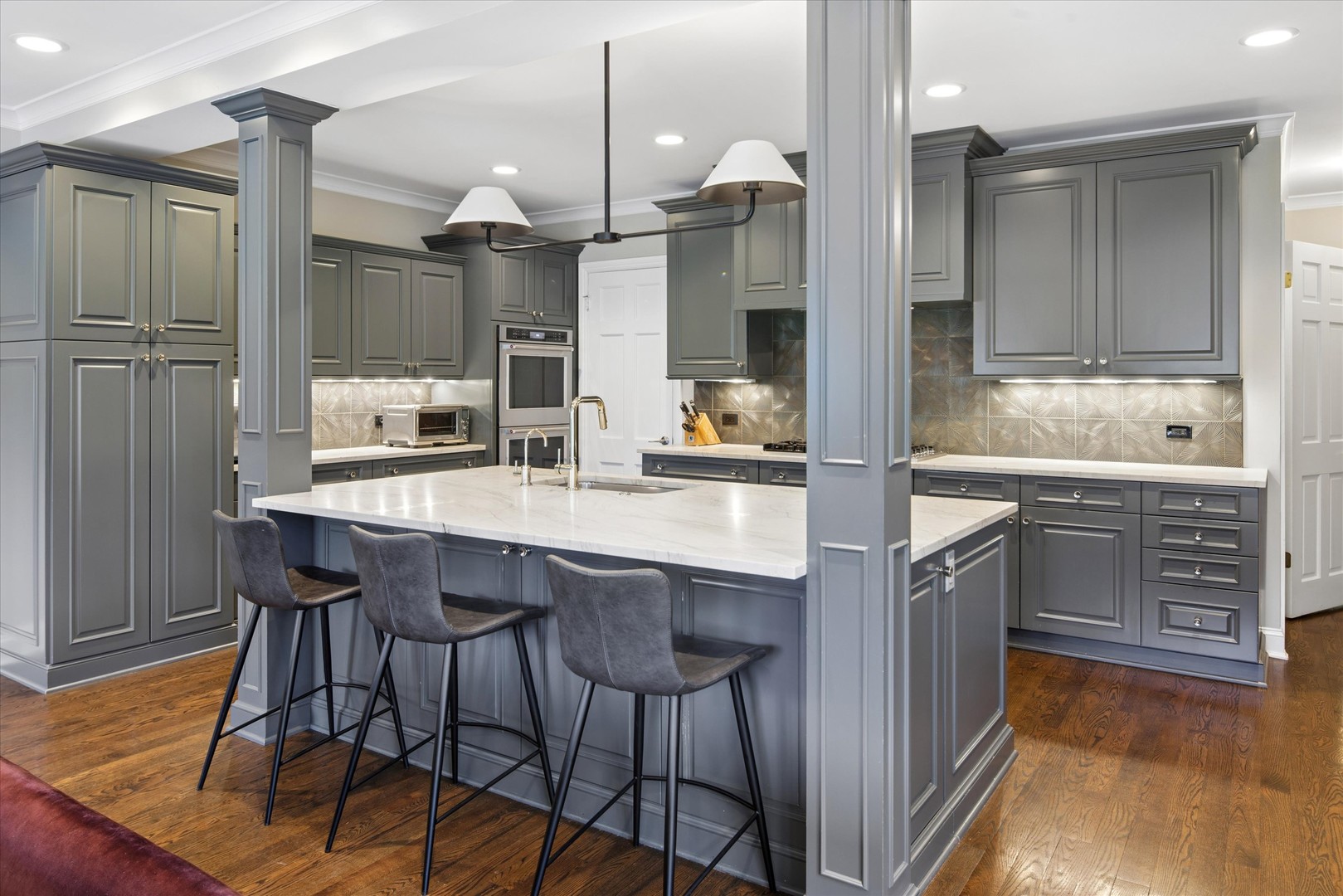 1018 Eastwood Road Glencoe, IL 60022 - Photo 14 of 59