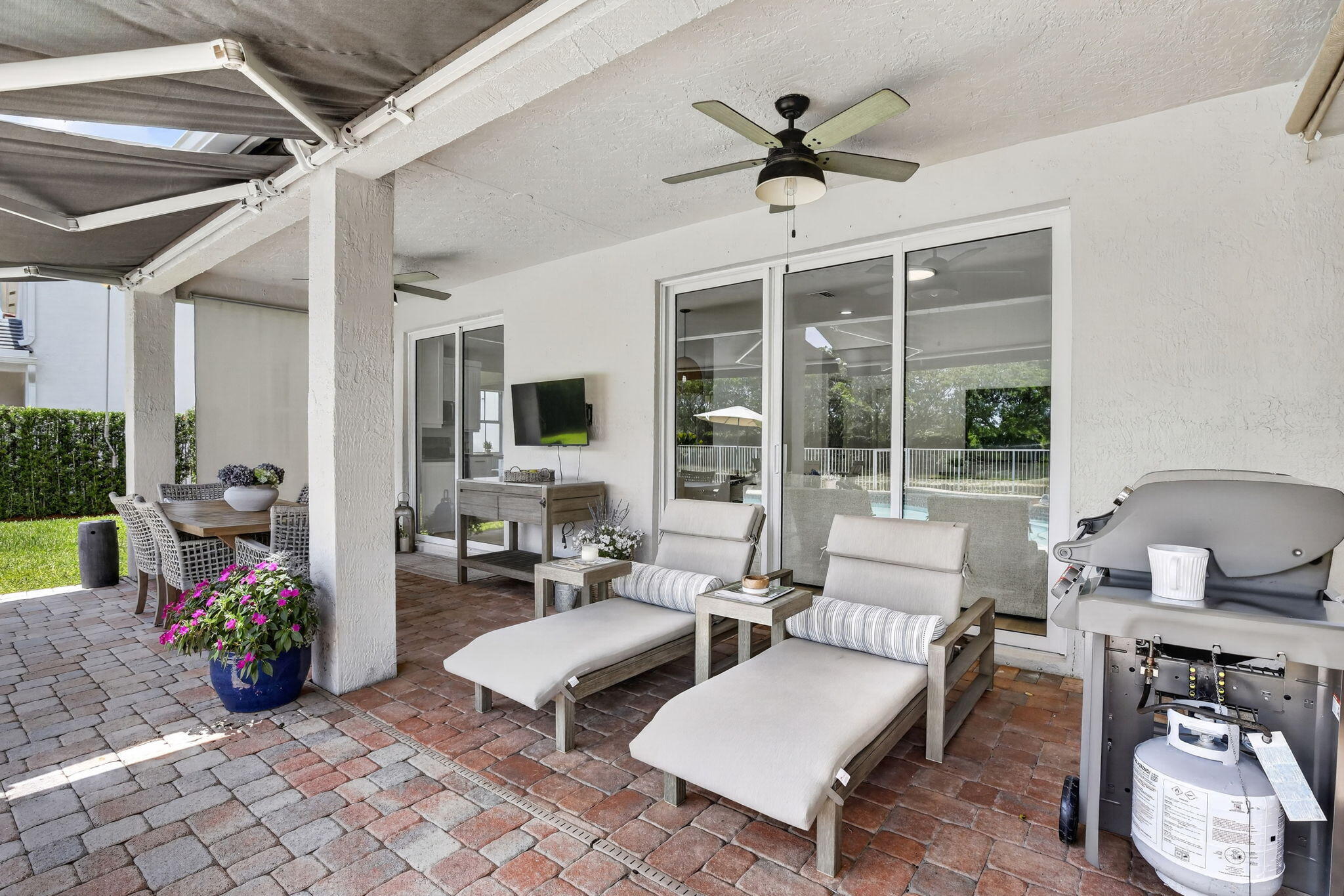 4299 Laurel Ridge Circle Weston, FL 33331 - Photo 84 of 103 a living room with furniture and a large window