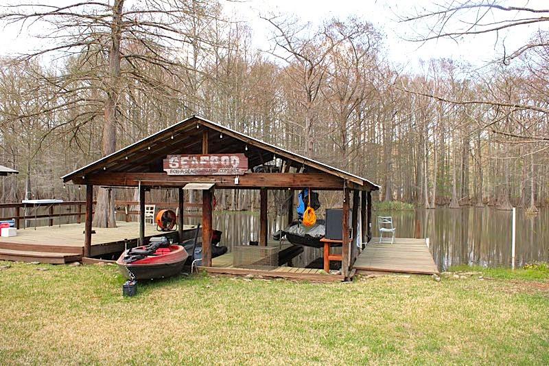 2693 Rhoda Road Shreveport, LA 71119 - Photo 30 of 35 a view of a park with iron fence