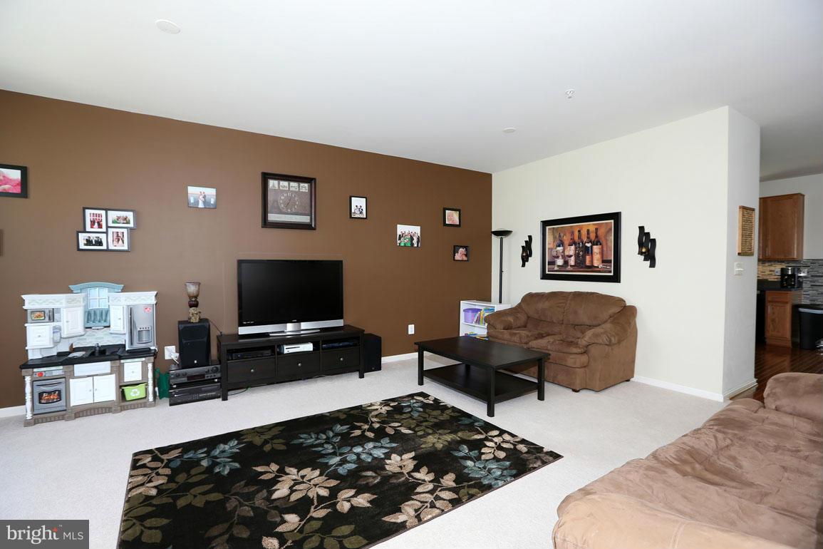 615 Amberfield Road Frederick, MD 21703 - Photo 15 of 29 Living Room