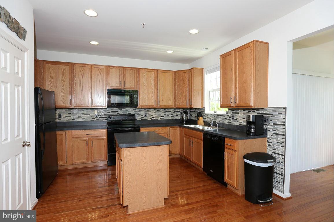 615 Amberfield Road Frederick, MD 21703 - Photo 8 of 29 Kitchen