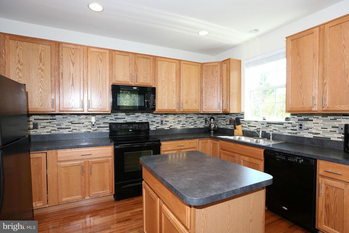 615 Amberfield Road Frederick, MD 21703 - Photo 9 of 29 Kitchen
