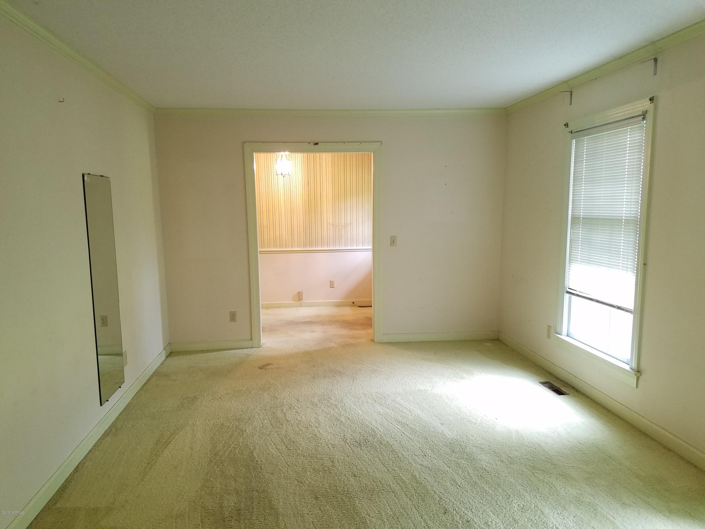 1564 Hull Road Snow Hill, NC 28580 - Photo 8 of 28 Living Room-Additional