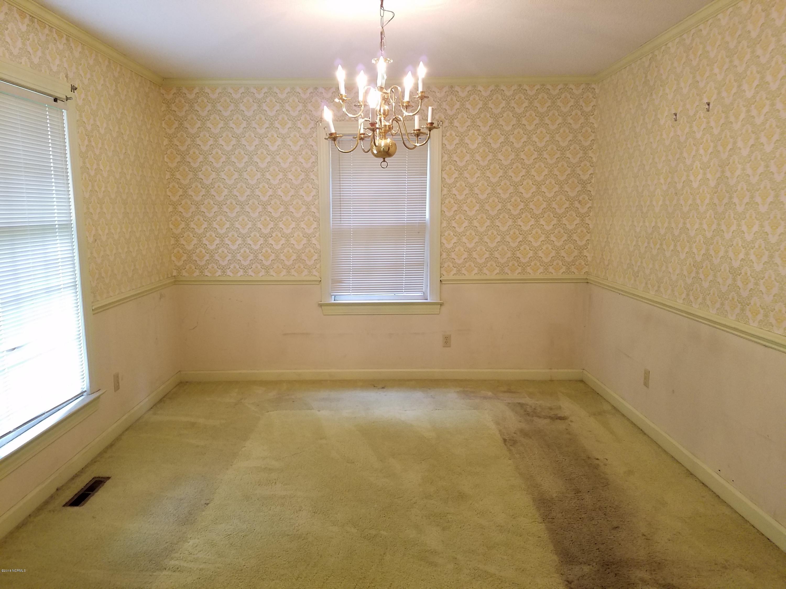 1564 Hull Road Snow Hill, NC 28580 - Photo 9 of 28 Dining Room