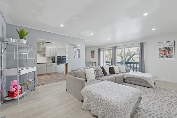 $1,500 | 827 194th Street, Unit 827, Glenwood, IL 60425