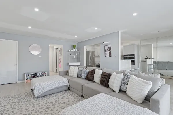 $1,500 | 827 194th Street, Unit 827, Glenwood, IL 60425