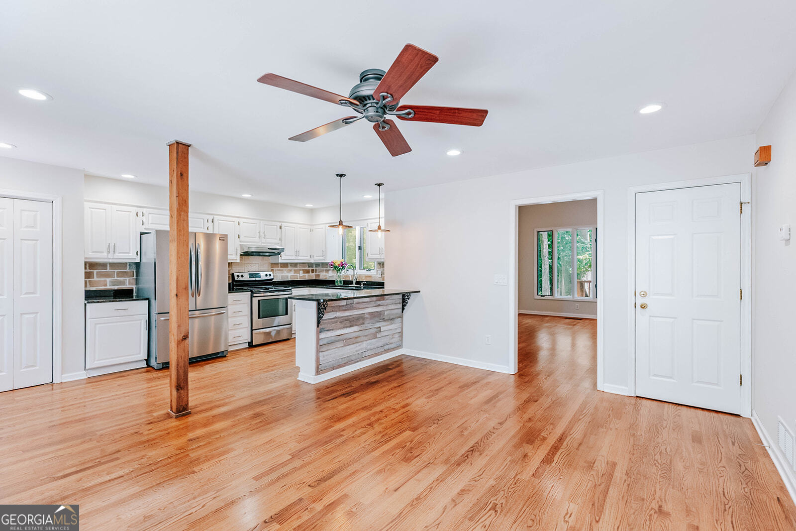 4470 B B Clark Road Gainesville, GA 30506 - Photo 4 of 50