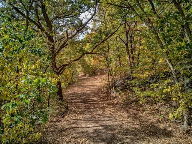 $1,000,000 | West 108th Street, Orrick, MO 64077