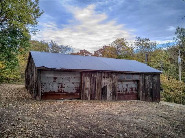 $1,000,000 | West 108th Street, Orrick, MO 64077