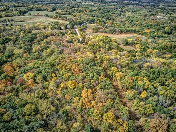 $1,000,000 | West 108th Street, Orrick, MO 64077