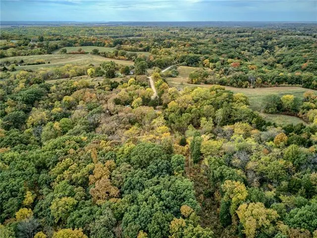 $1,000,000 | West 108th Street, Orrick, MO 64077