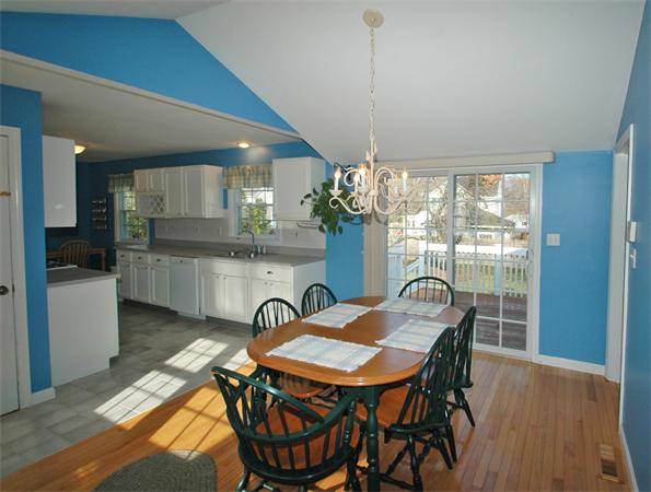 71 Elmcrest Road North Andover, MA 01845 - Photo 8 of 11 Gallery Image 8