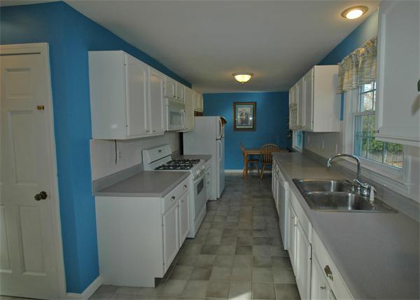 71 Elmcrest Road North Andover, MA 01845 - Photo 9 of 11 Gallery Image 9