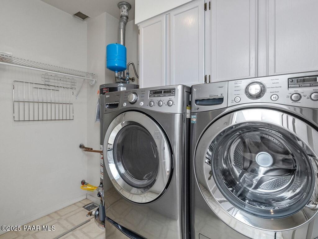 1034 Bunker Place Dewey, AZ 86327 - Photo 10 of 17 a view of washer and dryer in a utility room