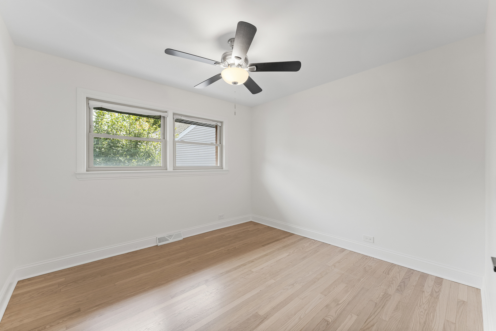 208 47th Street Western Springs, IL 60558 - Photo 28 of 53 a view of empty room with window