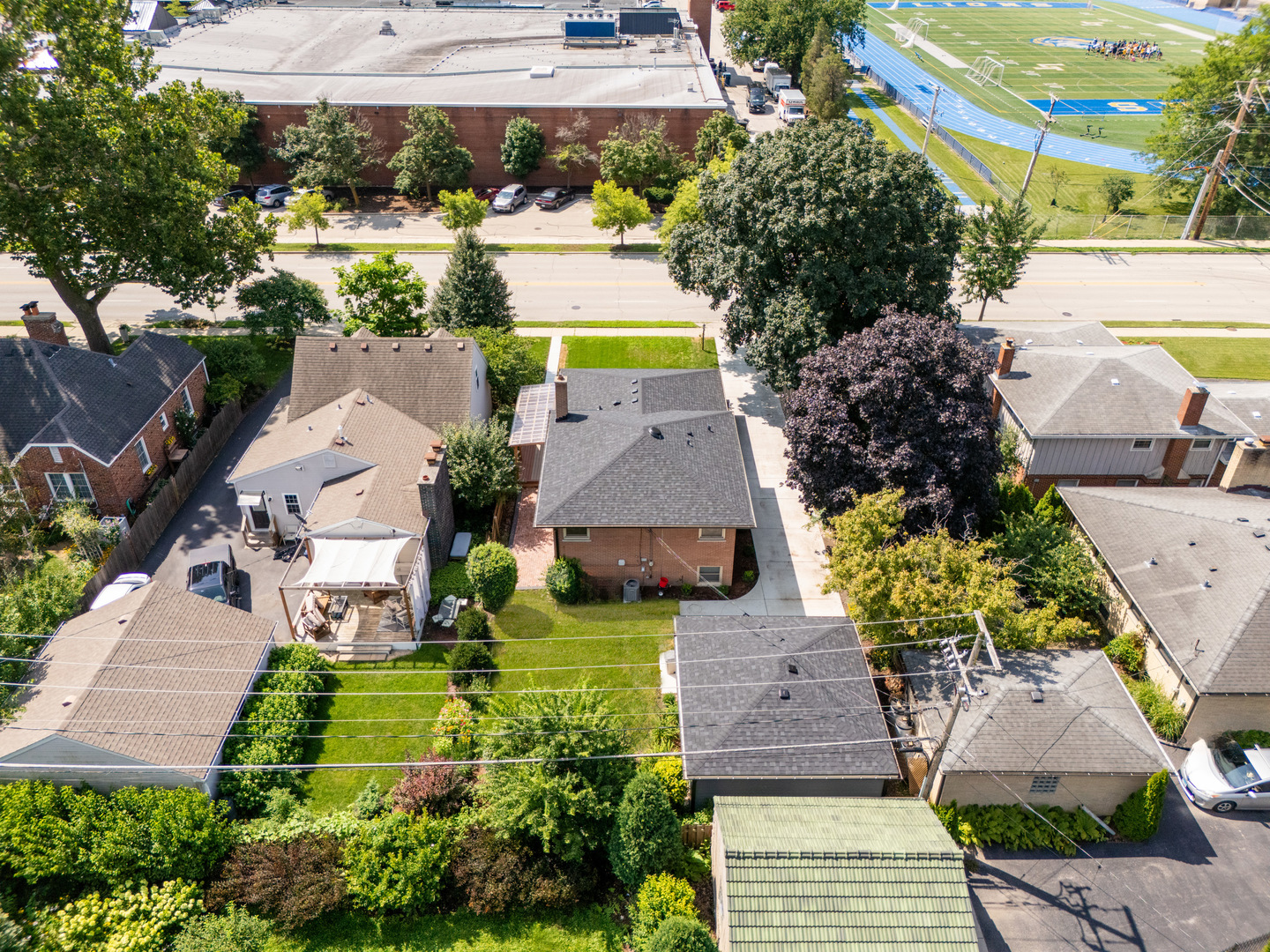 208 47th Street Western Springs, IL 60558 - Photo 43 of 53 an aerial view of a house with a garden