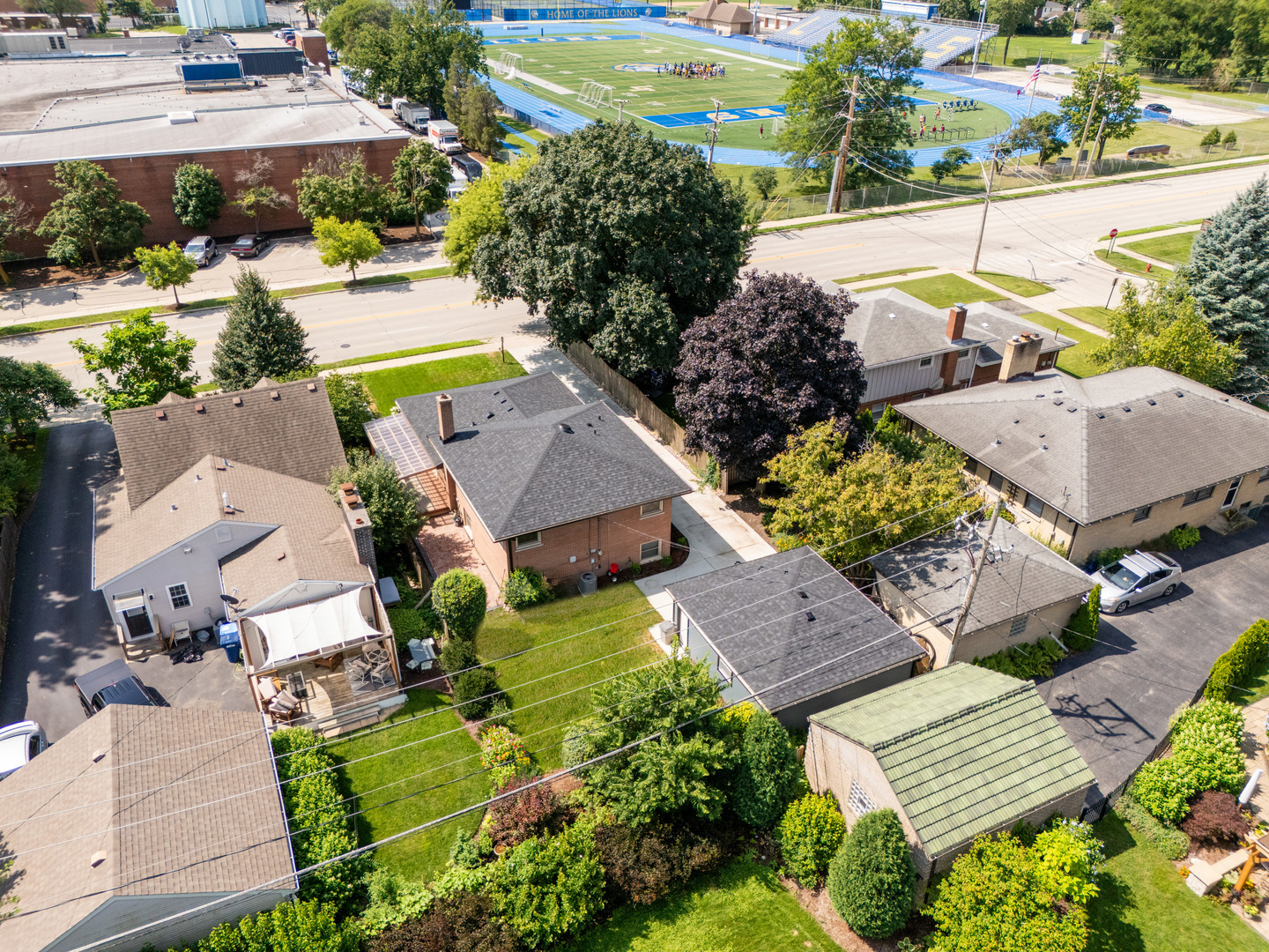 208 47th Street Western Springs, IL 60558 - Photo 44 of 53 an aerial view of a house with a garden