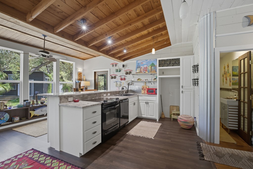 1908 Glass Avenue Rockport, TX 78382 - Photo 4 of 40 a kitchen with a stove and a sink