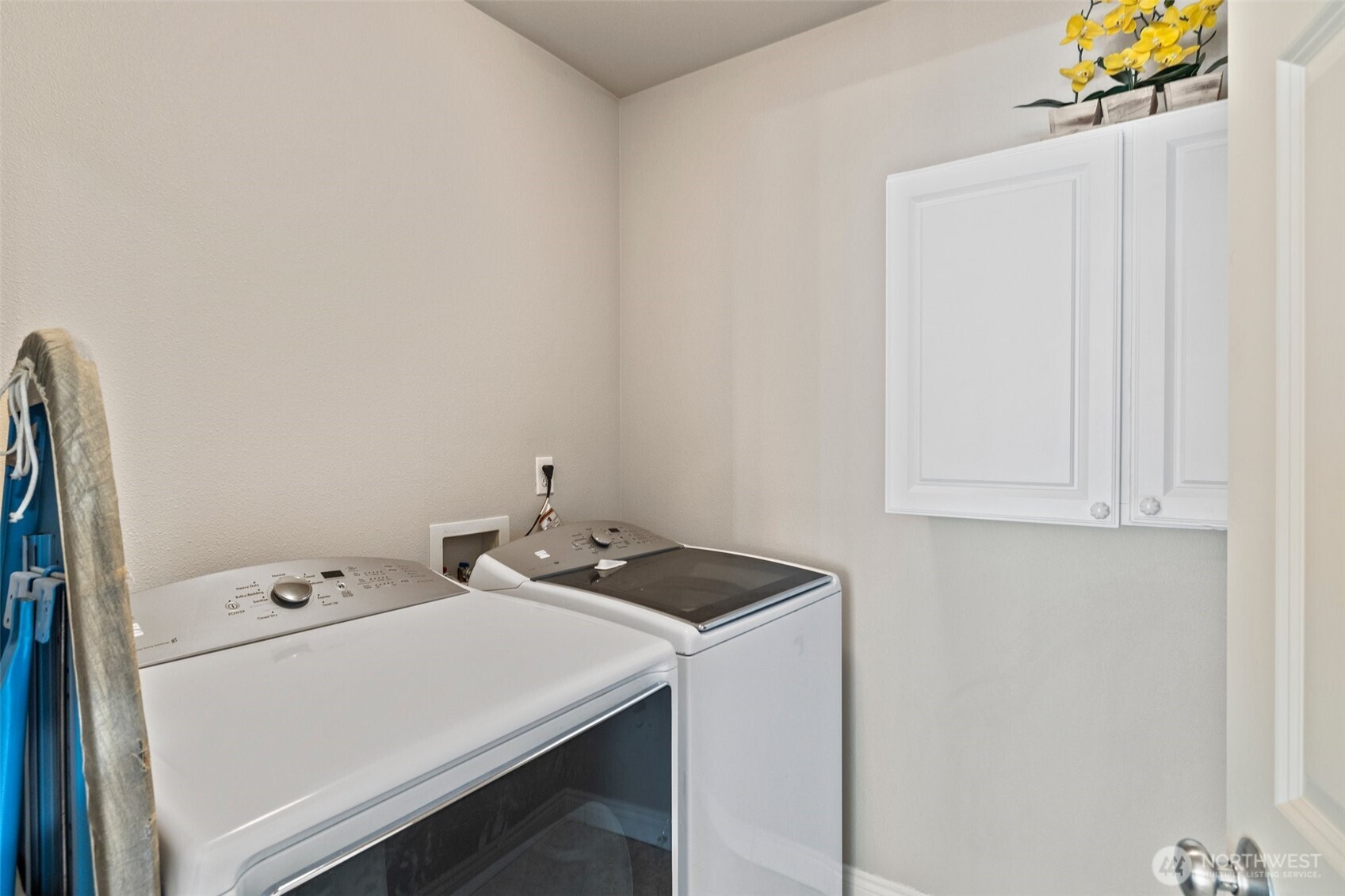 17432 Bothell Way Northeast, Unit B302 Bothell, WA 98011 - Photo 15 of 38 a utility room with dryer and washer