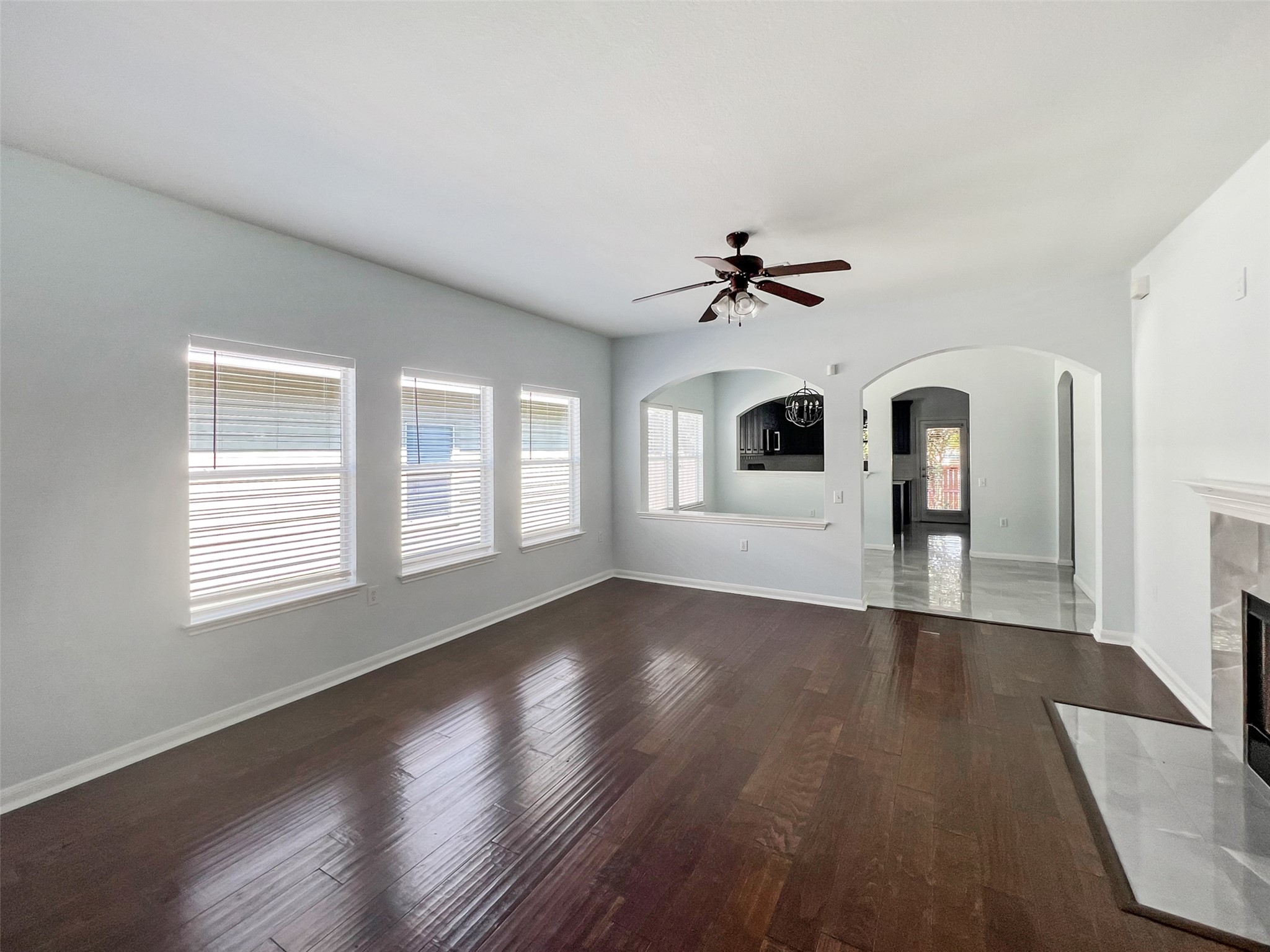 3917 Bronco Bend Loop Austin, TX 78744 - Photo 4 of 40 Living Room