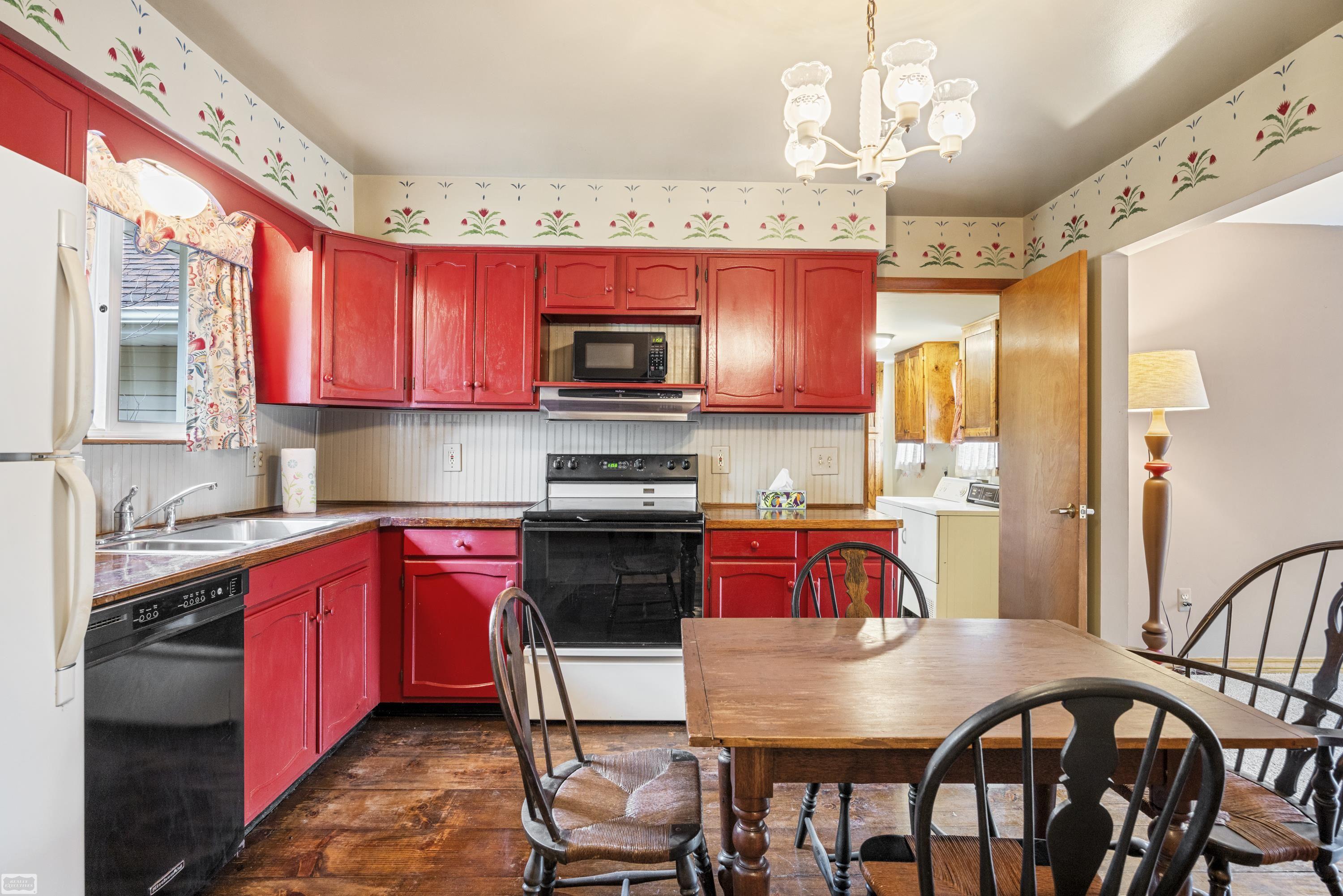 475 South Bartlett Road St. Clair, MI 48079 - Photo 7 of 48 50171690-063ea1d1-edb5-4650-bce6-0e65ee4ecce6.JPG