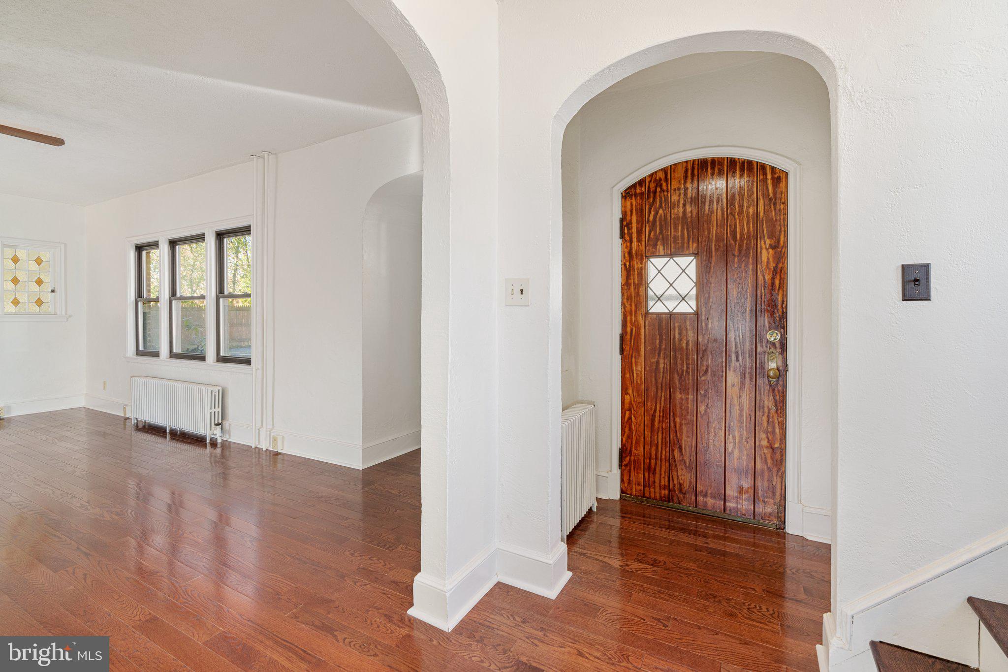 20 Easton Road Riegelsville, PA 18077 - Photo 3 of 24 Front door, entry to living room