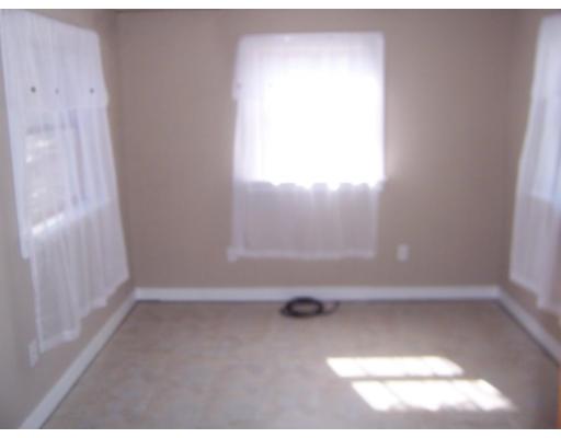 7 Roosevelt Road Holbrook, MA 02343 - Photo 5 of 24 Gallery Image 5