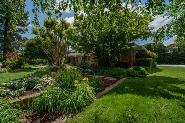 $4,985,000 | 198 Pine Lane, Los Altos, CA 94022