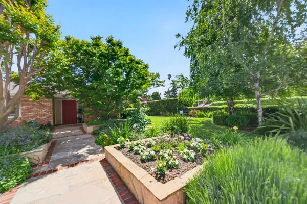 $4,985,000 | 198 Pine Lane, Los Altos, CA 94022