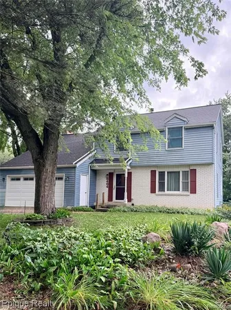 $389,900 | 8484 Wesley Drive, Flushing, MI 48433
