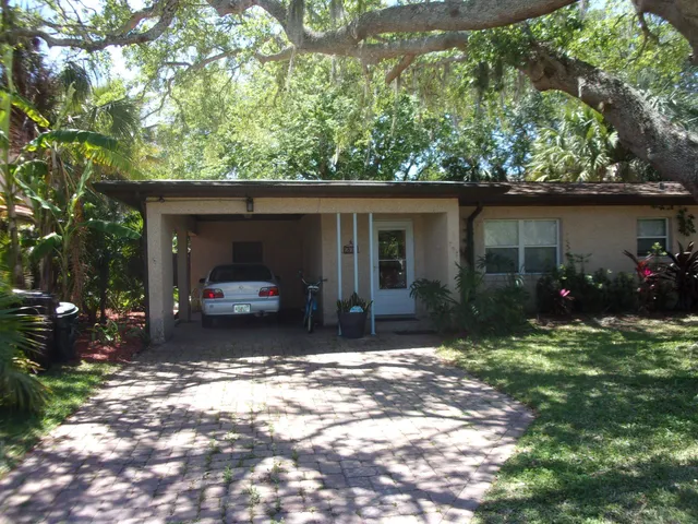 a house view with a outdoor space